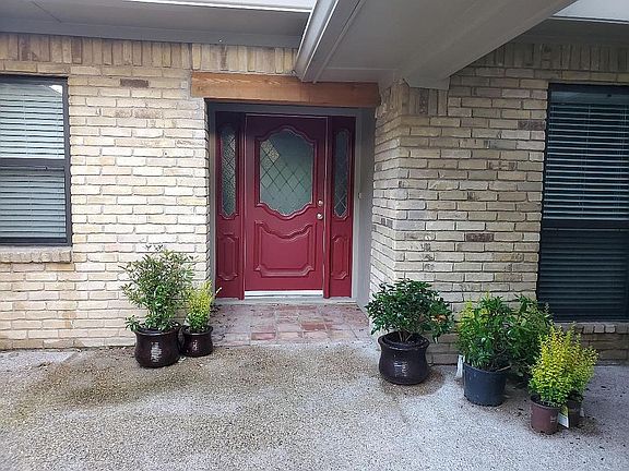 2nd image of 614 Glenview Cir