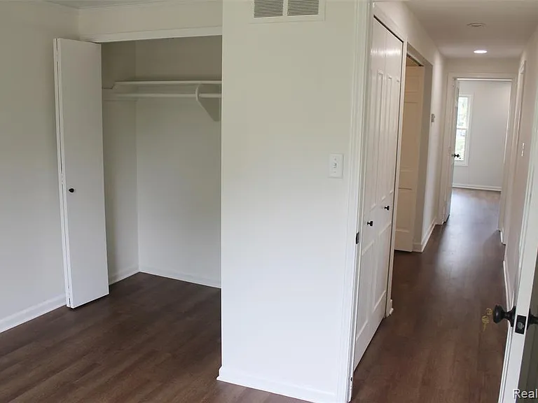 7246 Saint Auburn Dr — Photo 28
