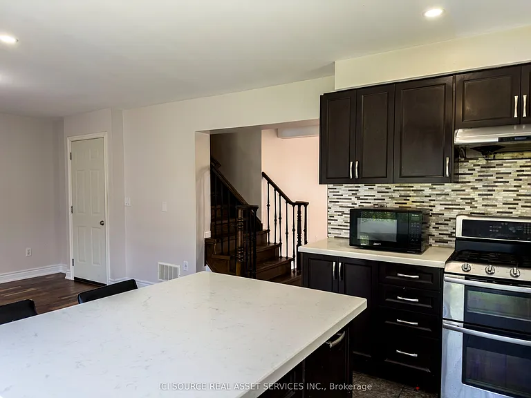 1573 Evans Ter — Photo 20