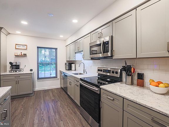 3rd image of 7477 Swan Point Way Unit 4-2