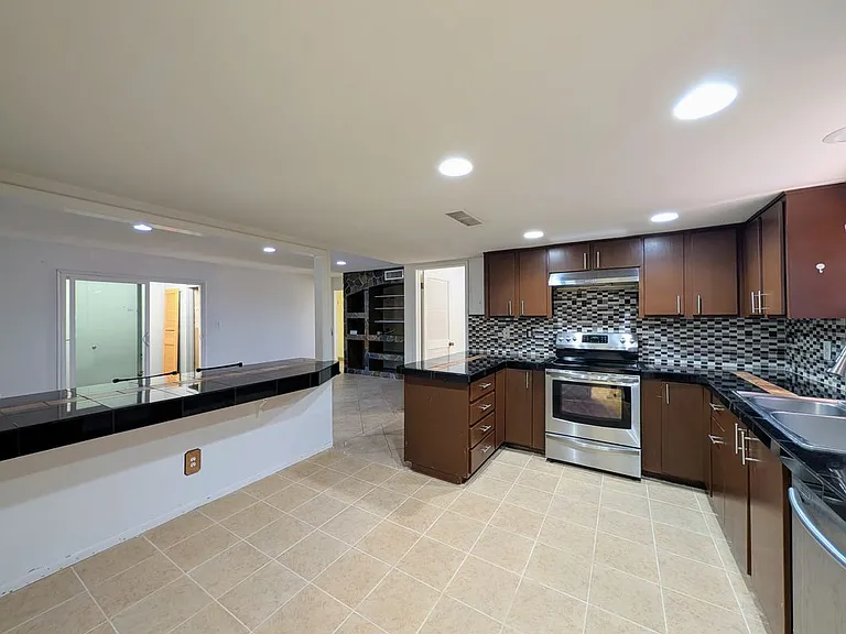 3848 W North Ln — Photo 29