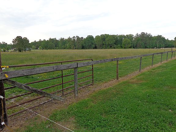 3rd image of 3521 Hunsucker Ln