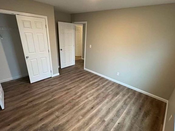 5th image of 213 Cane Creek Ln APT 111