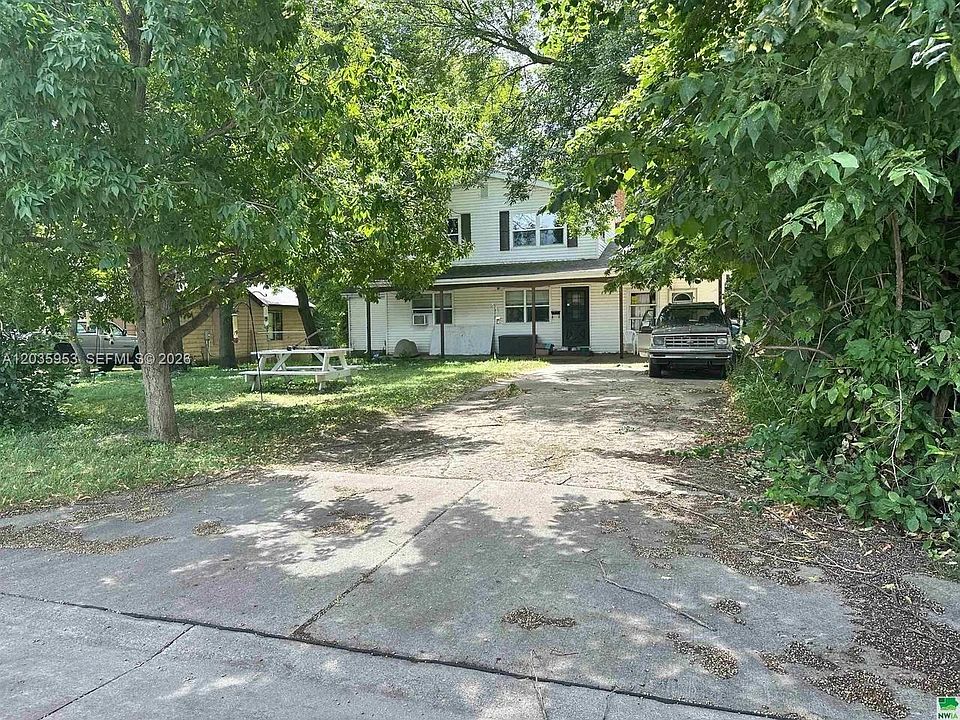 1st image of 35 Hinshaw St