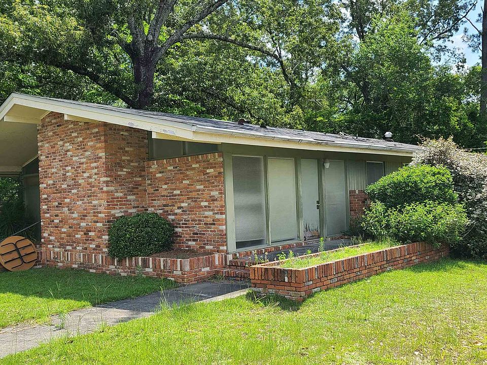2nd image of 55 Granade St