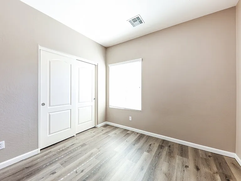 14133 W Crocus Dr — Photo 12