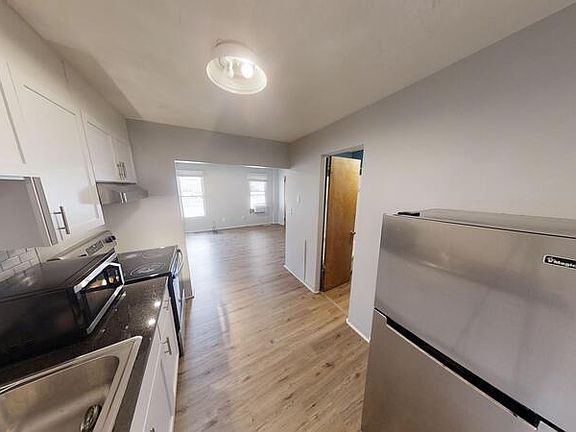 4th image of 101 E McKay St #2