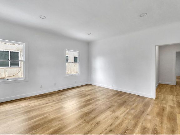 4th image of 586 W 12th St