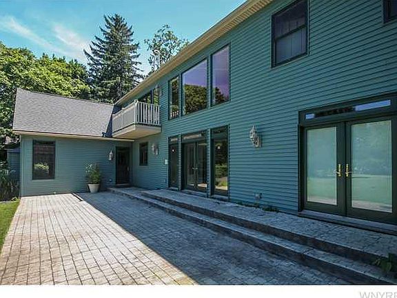 5th image of 237 Pierce Ave