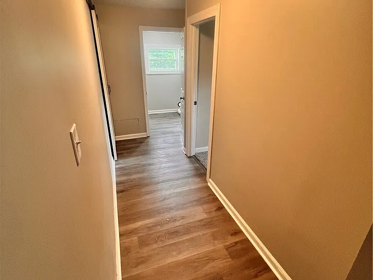 1144 E Normandale Ave — Photo 4