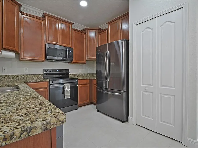 11925 Greengate Dr — Photo 13