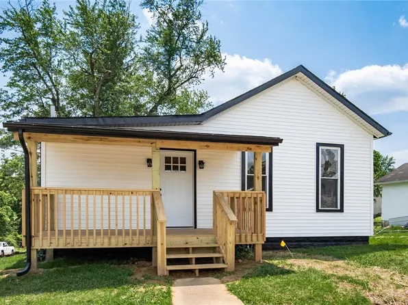 1332 Playford Ave, Zanesville, OH 43701