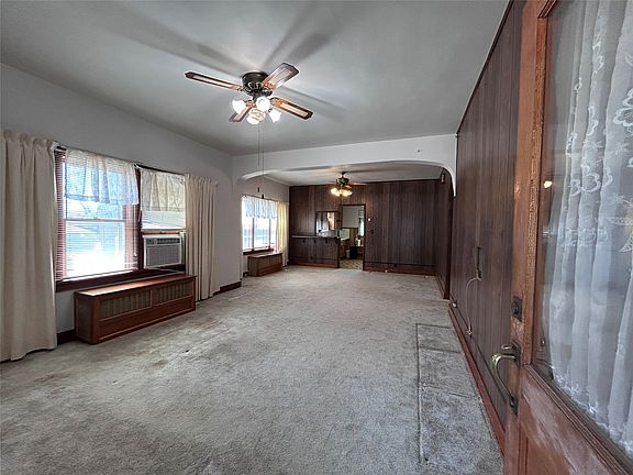 4th image of 109 S Main St