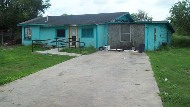 1st image of 113 Pandana St