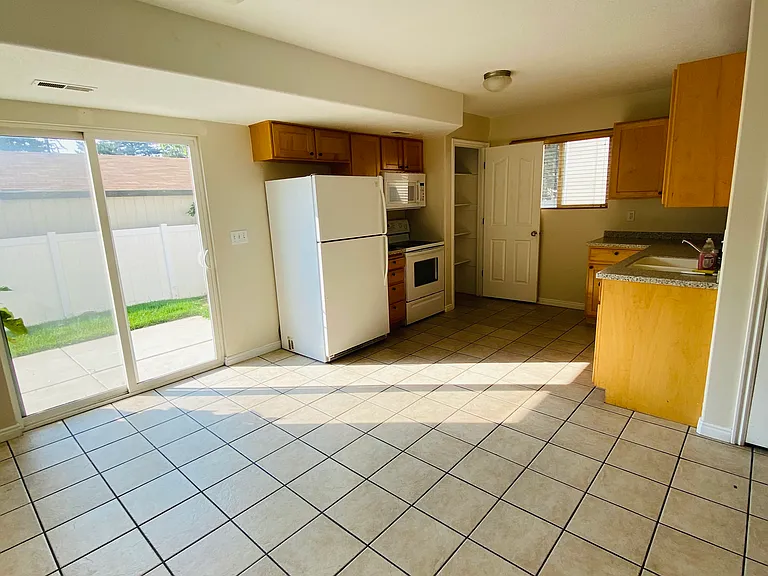 428 E Park Oak Pl — Photo 23