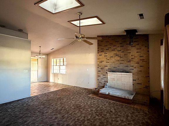 5th image of 302 Zia Ct