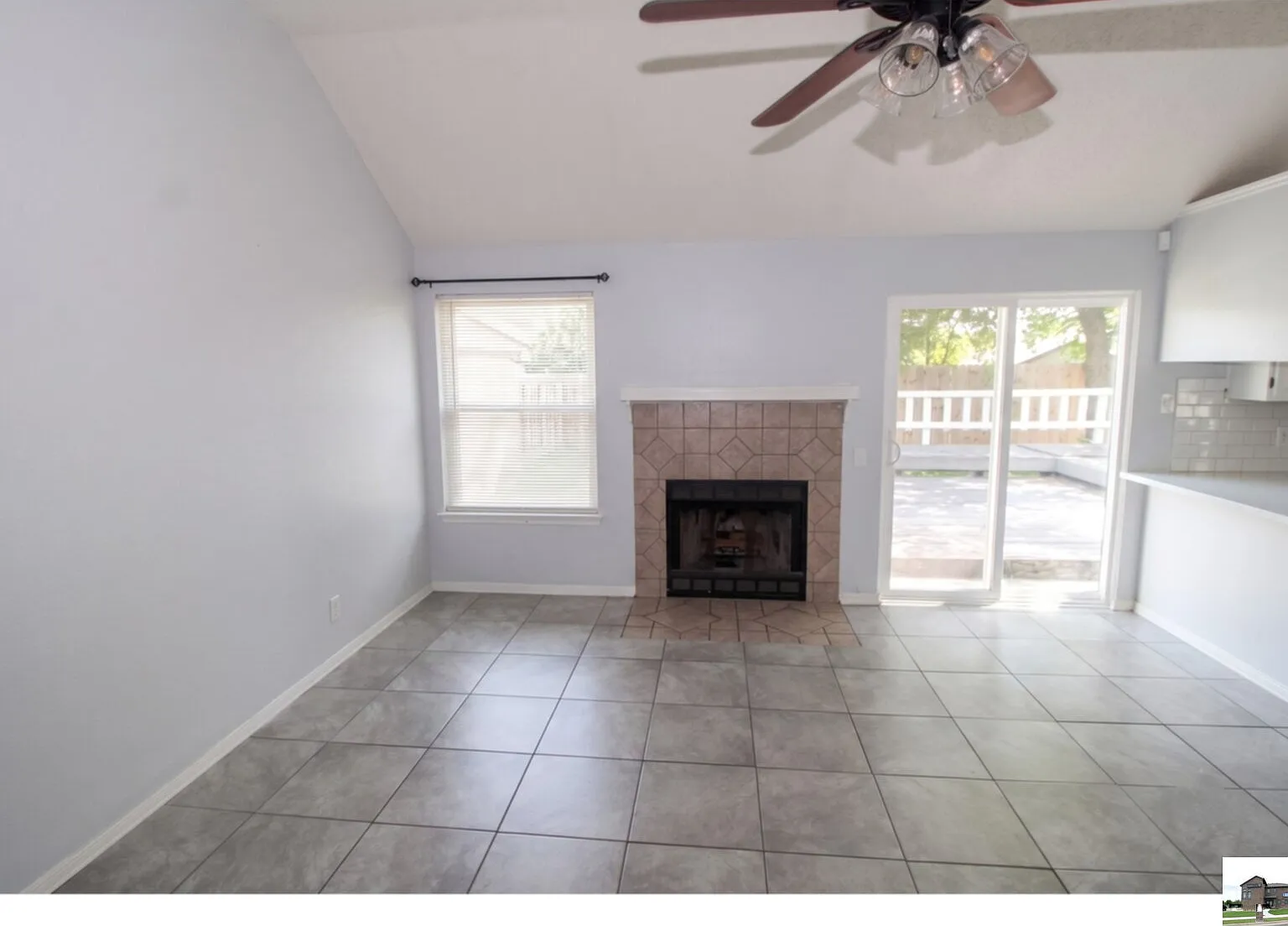 3 bed, 2.0 bath, 1326 sqft, $1,500 — Photo 3