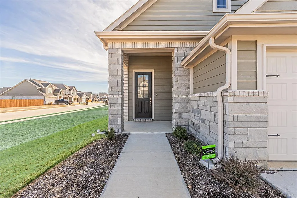 Minnie Ln, Pilot Point — Photo 2
