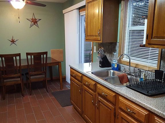 4th image of 1725 W Gilbert Dr