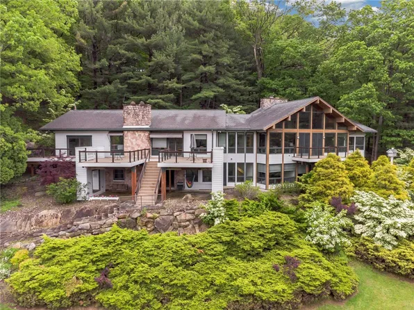 428 Jefferson School Rd, Ligonier, PA 15658