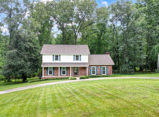 701 Ridgedale Ln, Deatsville, AL 36022