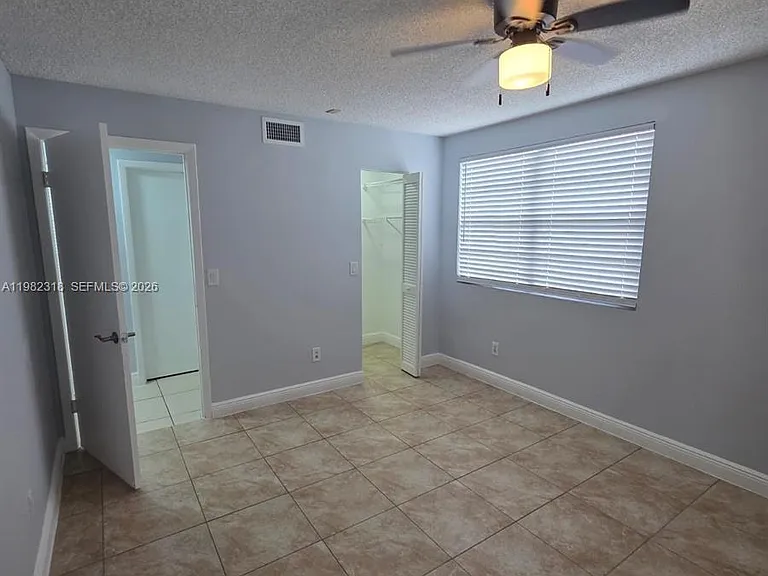 1241 SW 46th Ave #1006 — Photo 4