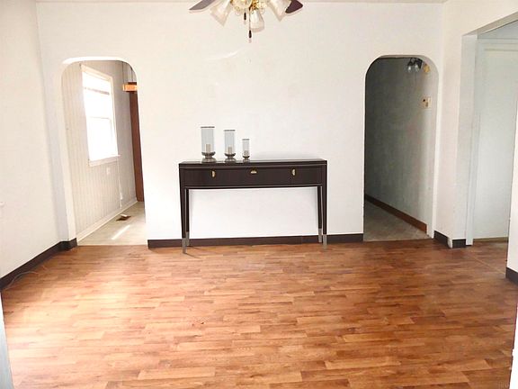 4th image of 1223 E 5th St