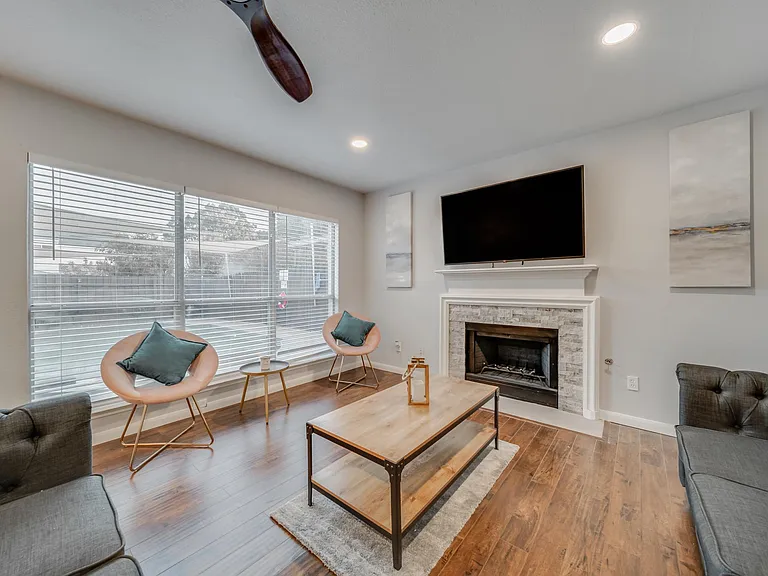 843 Sonora Ln — Photo 32