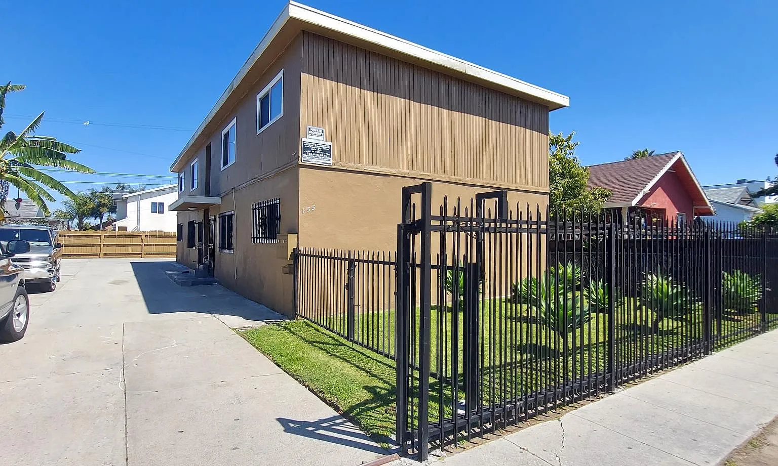 2 bed, 1.5 bath, 900 sqft, $2,400 — Photo 2