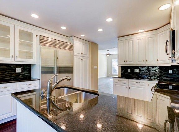 5th image of 7905 Woodland Brae
