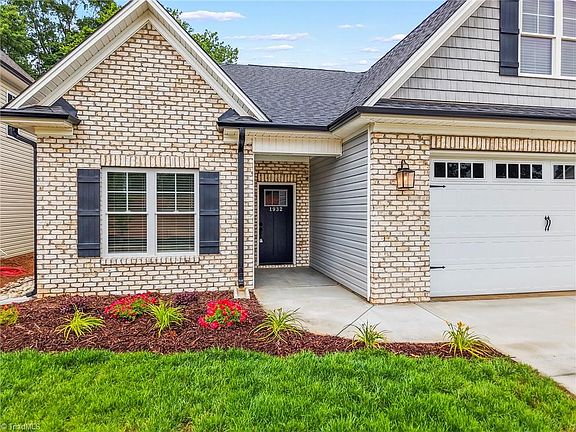 3rd image of 1932 Wild Rosewood Way
