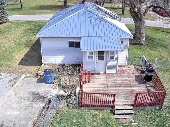 516 S Oak St, Evart, MI 49631