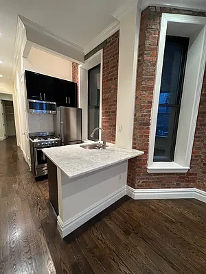 Rented by Avenues Real Estate | media 10