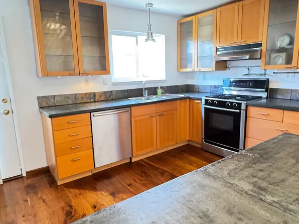 360 Grove St, Half Moon Bay, CA 94019