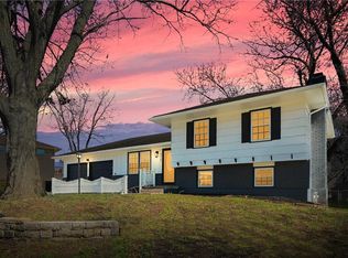 4907 Crescent Dr, Kansas City, MO 64133