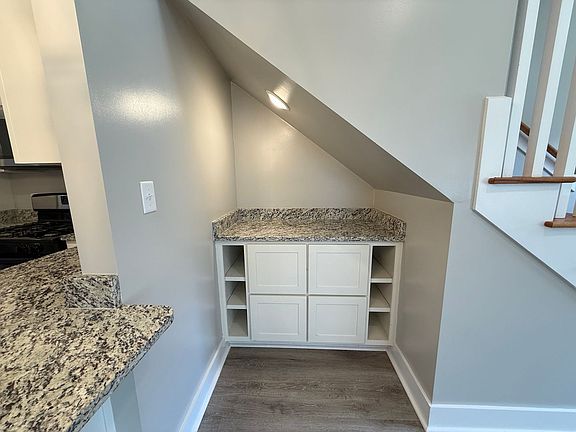 4th image of 33 Breckenridge Dr