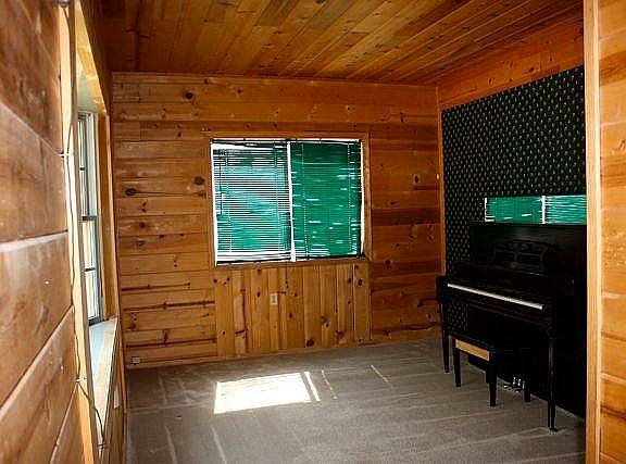 3rd image of 2614 Berkesey Ln