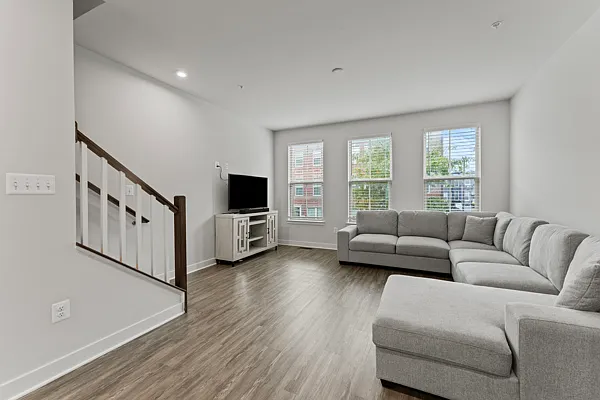224 S Newkirk St — Photo 11