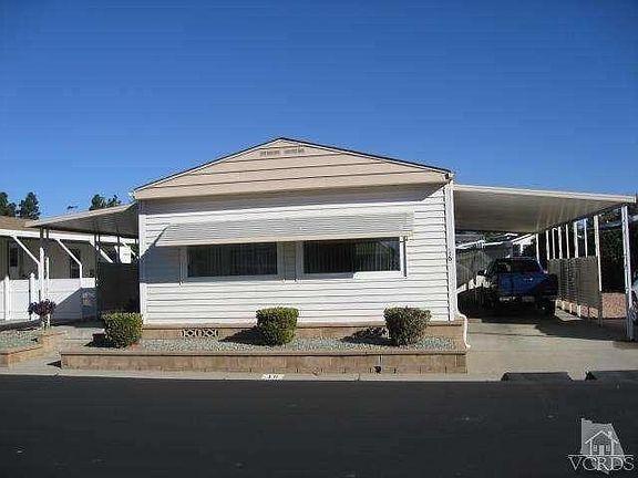 3rd image of 16 Chaucer Ln #16