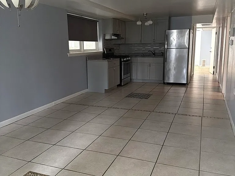 7732 W Addison St #G — Photo 6