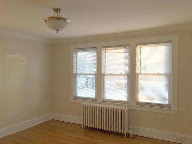 186 Seminary Ave #3 — Photo 5