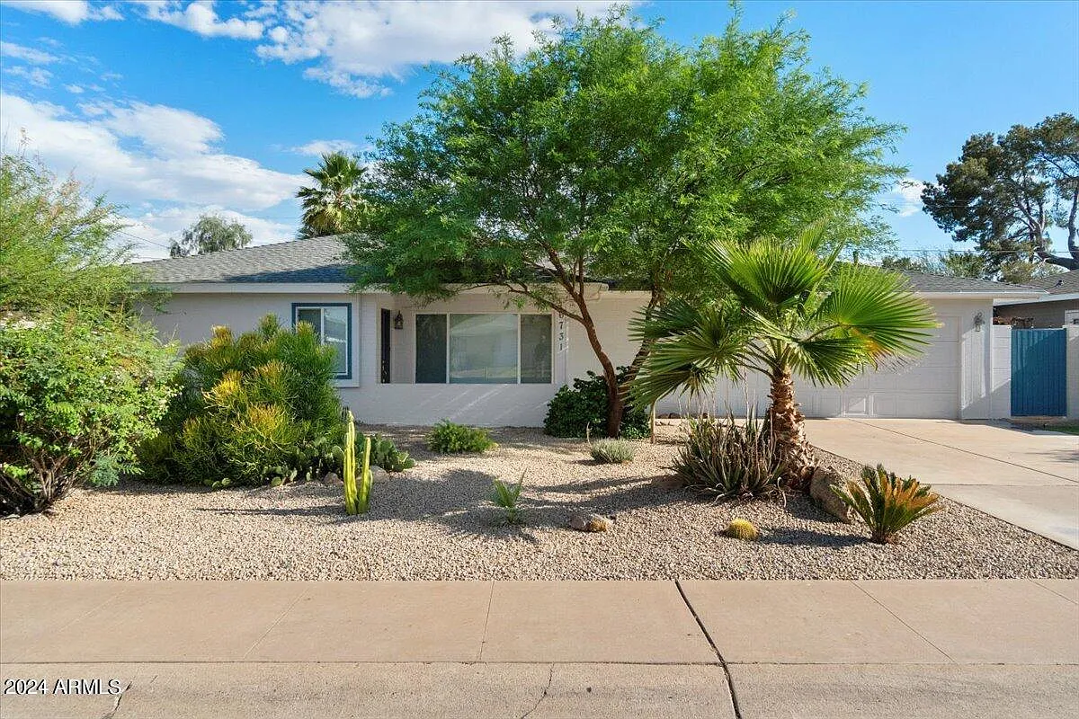 3 bed, 2.0 bath, 1922 sqft, $2,900 — Photo 1