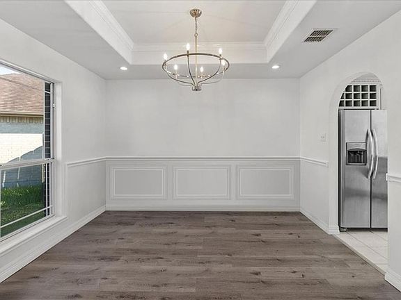 5th image of 2421 Songbird Ln