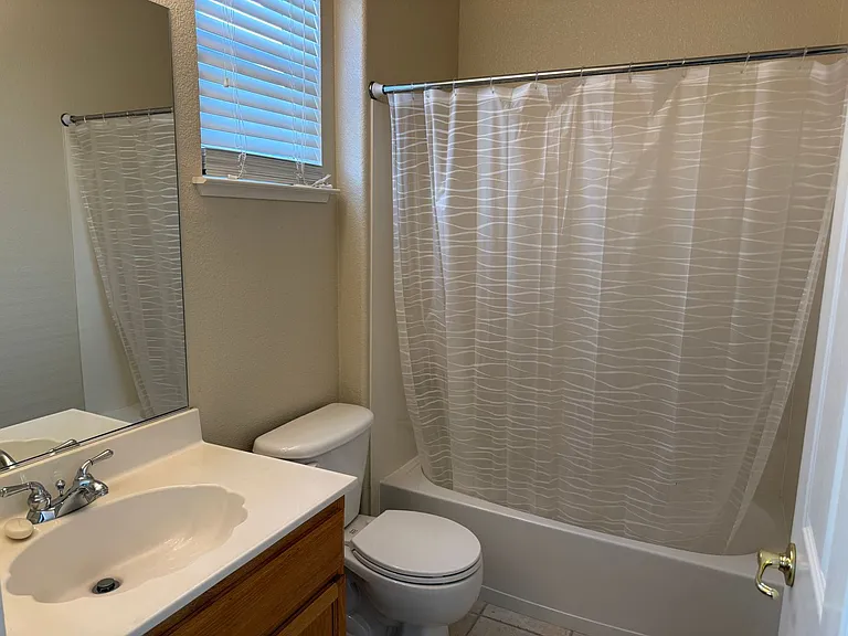 1587 Regent Dr — Photo 30