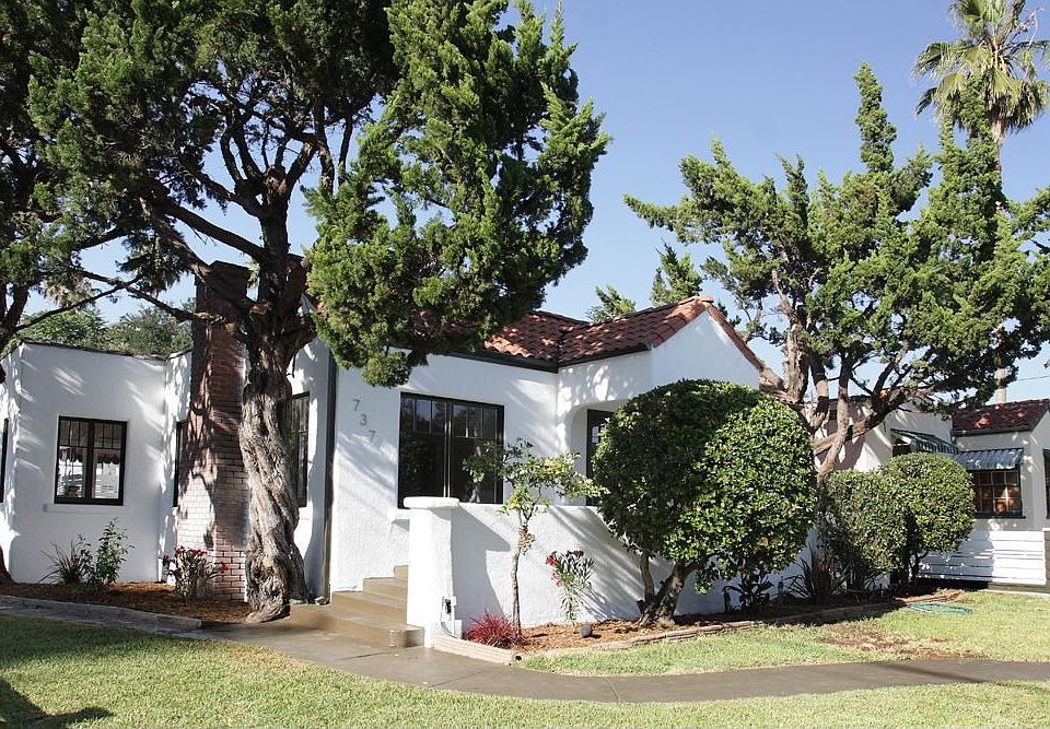 1st image of 737 W Mariposa St