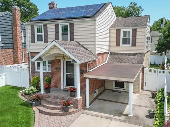 129 Queens Avenue, Elmont, NY 11003