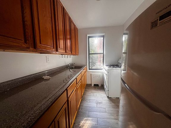 3rd image of 139-05 84th Dr #33