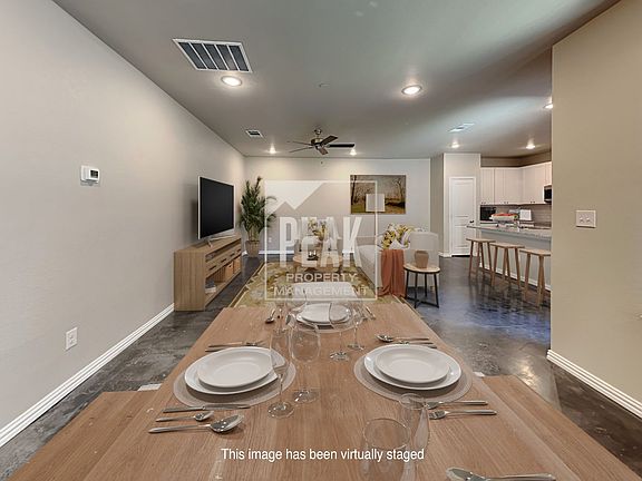 3rd image of 516 Willow Crossing E