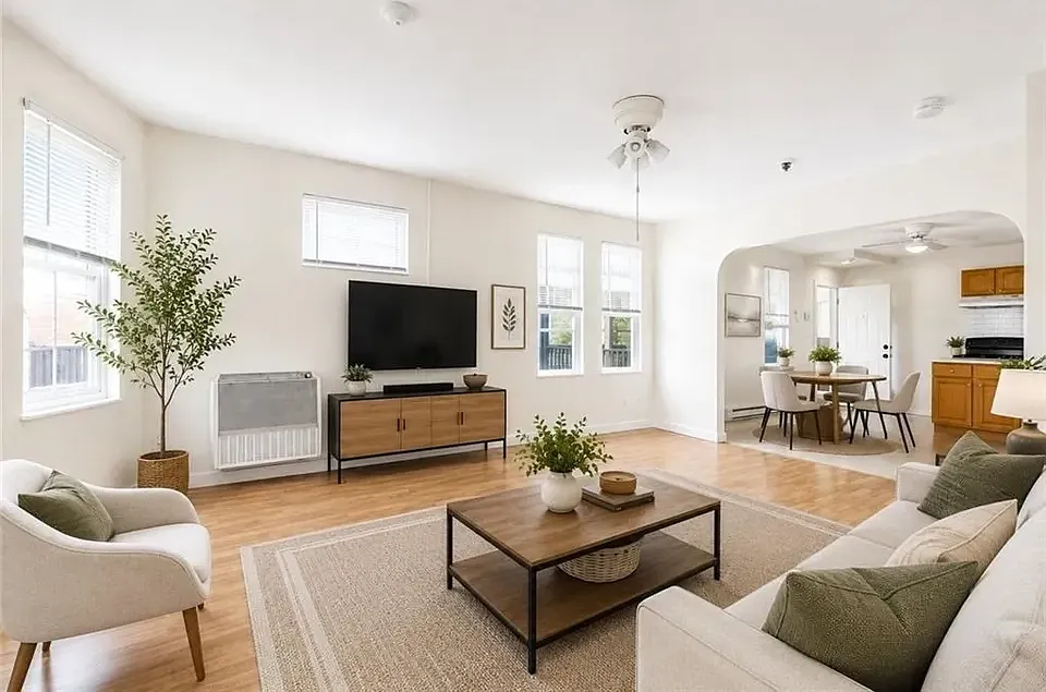 2 bed, 820 sqft, $1,650 — Photo 1