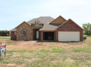106 Mountain Ridge Dr, Lawton, OK 73507